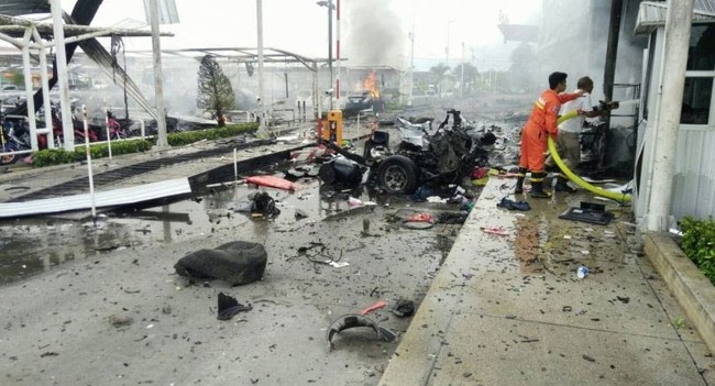 Nổ bom kép tại siêu thị ở Nam Thái Lan, nhiều người bị thương - Ảnh 2.