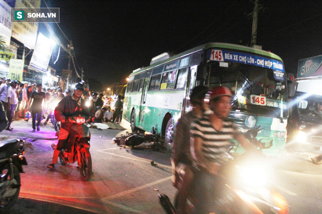 TP HCM: Va chạm với xe buýt, nam thanh niên bị cán qua người tử vong tại chỗ - Ảnh 1.