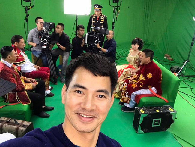 Nghệ sĩ Ch&iacute; Trung tiếp tục h&eacute; lộ cảnh hậu trường mới nhất của T&aacute;o qu&acirc;n 2017 - Ảnh 2.