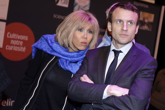 Những bức ảnh tình tứ của vợ chồng ứng viên tổng thống Pháp - Ảnh 14.