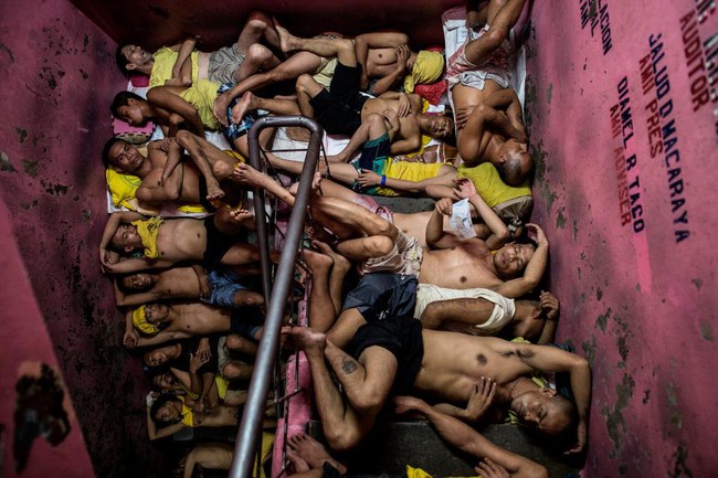 Nh&igrave;n lại những t&aacute;c phẩm nhiếp ảnh xuất sắc gi&agrave;nh giải thưởng World Press Photo 2017 - Ảnh 8.