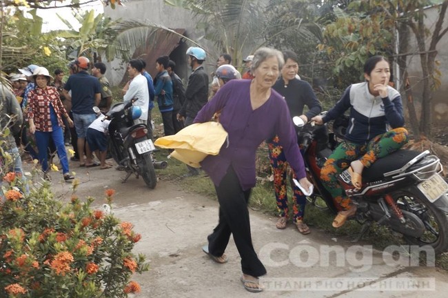 Người hai lần trúng xổ số độc đắc phát quà cho người nghèo - Ảnh 3.