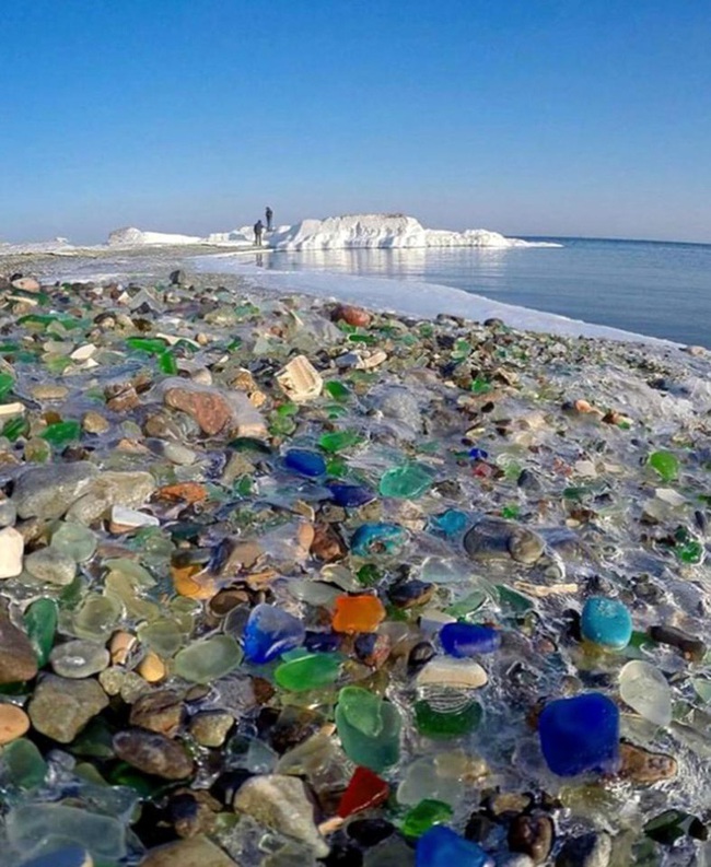 Hàng triệu mảnh thủy tinh bị vứt xuống biển, 10 năm sau điều không ai ngờ đến đã xảy ra - Ảnh 5.