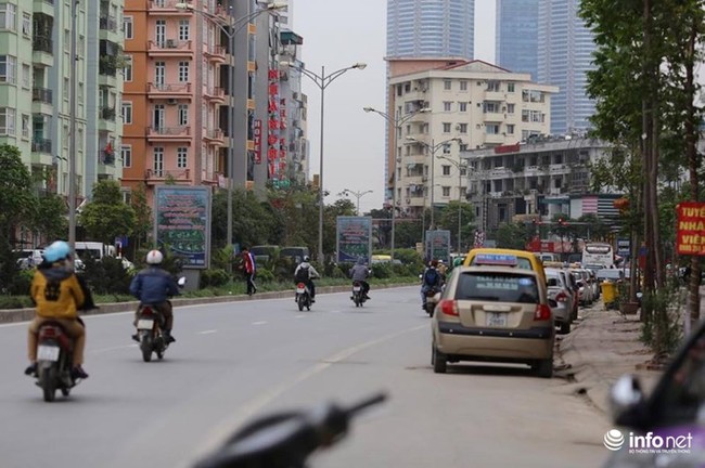 Lỗi ch&iacute;nh tả &ldquo;ng&acirc;y ng&ocirc;&rdquo; nằm hi&ecirc;n ngang giữa đường ở quận Nam Từ Li&ecirc;m - Ảnh 5.