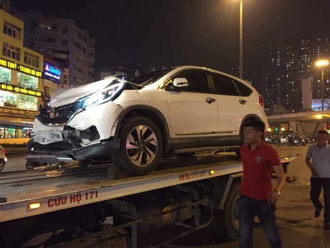 &Ocirc; t&ocirc; t&ocirc;ng trực diện ở H&agrave; Nội, nam thanh đi xe m&aacute;y bị gẫy cổ - Ảnh 5.