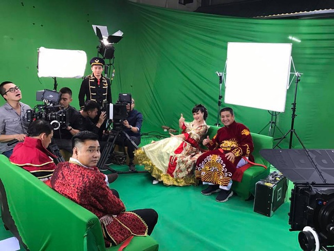 Nghệ sĩ Ch&iacute; Trung tiếp tục h&eacute; lộ cảnh hậu trường mới nhất của T&aacute;o qu&acirc;n 2017 - Ảnh 3.