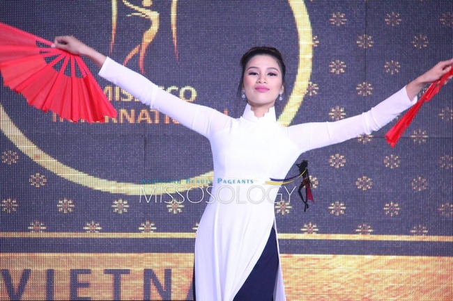 Nguyễn Thị Th&agrave;nh kh&ocirc;ng đeo băng Vietnam tại Kim tự th&aacute;p Ai Cập - Ảnh 6.