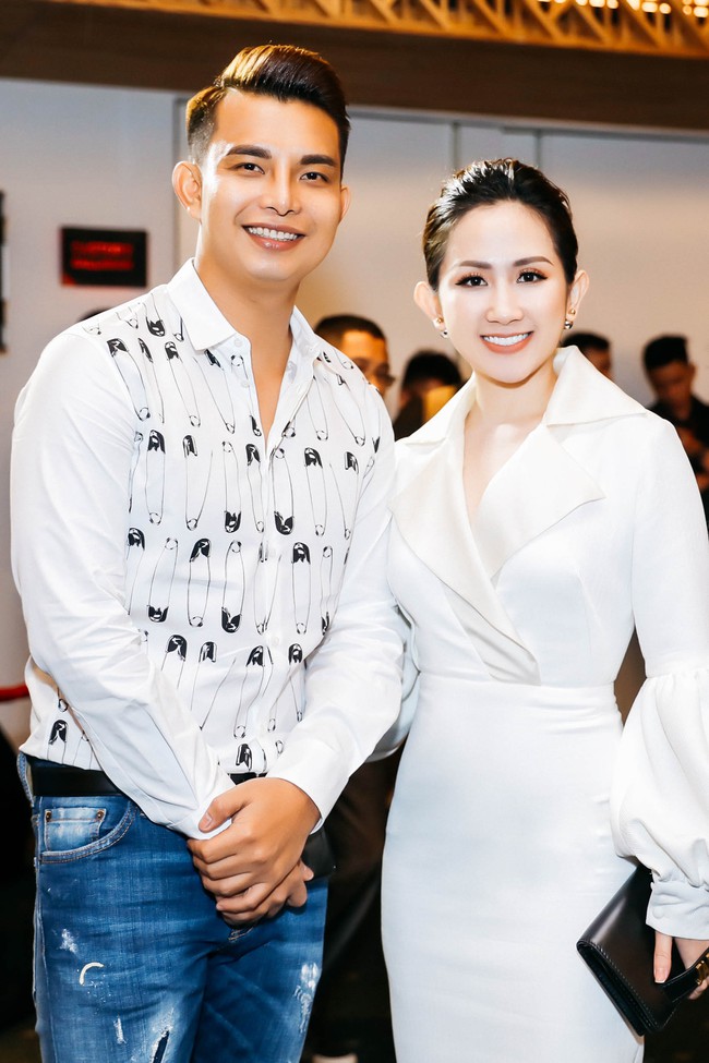Cầu kỳ l&agrave;m chi, cứ đơn giản tinh tế như Fashionista Tr&acirc;m Nguyễn lại nổi bật ở VIFW 2017 - Ảnh 6.
