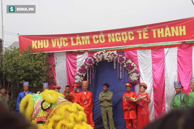 Hội chém lợn gây tranh cãi ở Bắc Ninh năm nay chỉ còn là cứa lợn - Ảnh 8.