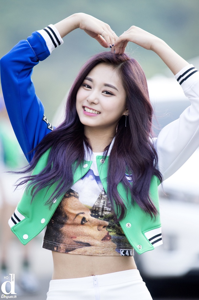 Đến Dispatch cũng b&oacute; tay kh&ocirc;ng chọn nổi Somi (I.O.I) hay Tzuyu (TWICE) đẹp hơn - Ảnh 15.