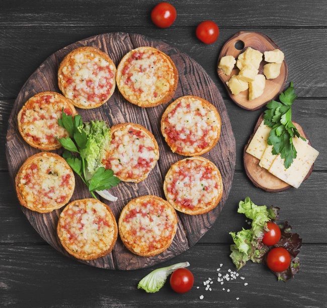 Tự làm pizza mini bé bé xinh xinh mời khách cực yêu - Ảnh 10.