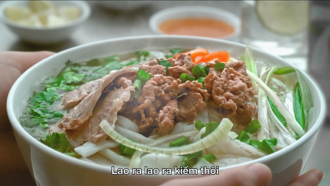 Ai bảo MV ca nhạc chỉ để nghe v&agrave; xem, MV cũng&hellip; &ldquo;ăn&rdquo; được đấy - Ảnh 8.