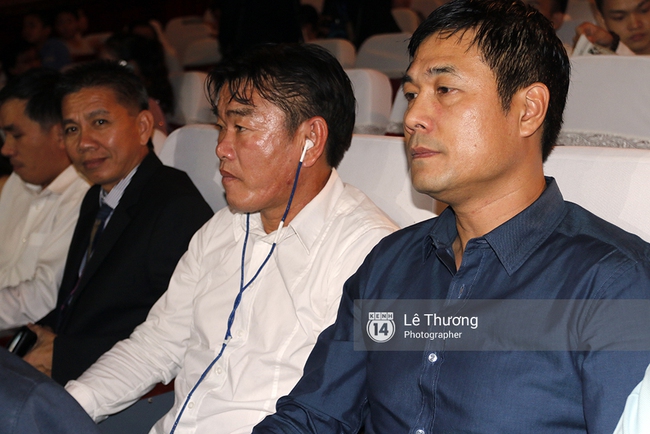 Th&aacute;nh nữ bolero Jang Mi v&agrave; những pha kh&oacute; đỡ trong đ&ecirc;m Gala Quả b&oacute;ng v&agrave;ng Việt Nam 2016 - Ảnh 6.