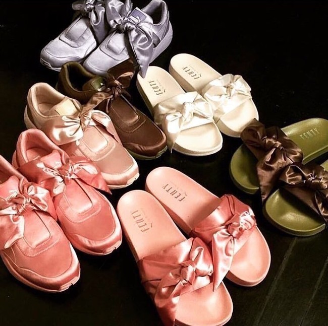 Vừa ra mắt, đôi Fenty Puma sneaker của Rihanan đã bán hết vèo! - Ảnh 2. Vừa ra mắt, đôi Fenty Puma sneaker của Rihanan đã bán hết vèo! - Ảnh 2.