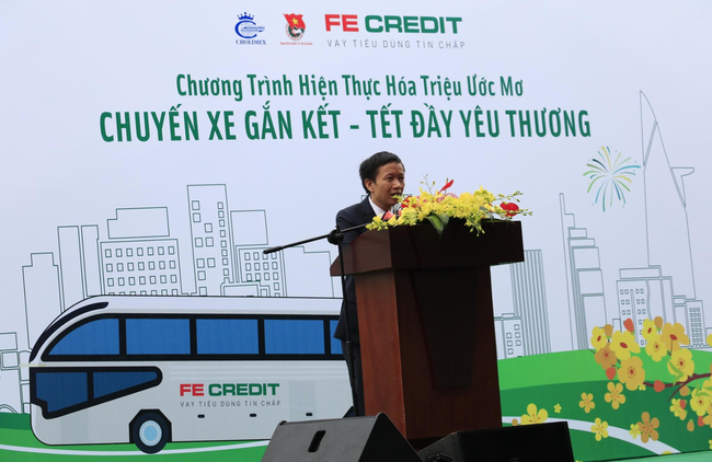 Hành trình “Chuyến xe gắn kết” đưa 405 công nhân về các tỉnh miền Trung sum họp Tết - Ảnh 2.