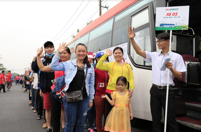 Hành trình “Chuyến xe gắn kết” đưa 405 công nhân về các tỉnh miền Trung sum họp Tết - Ảnh 3.