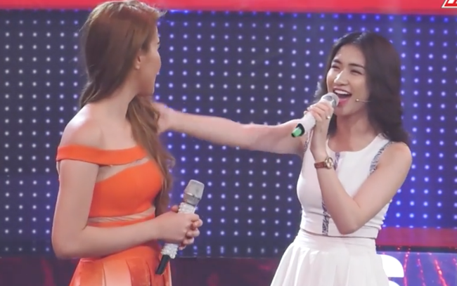 H&ograve;a Minzy m&ecirc; g&aacute;i lai T&acirc;y nhưng ai ngờ lại h&aacute;t ngang ph&egrave; ph&egrave;! - Ảnh 20.