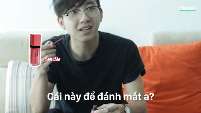 Clip: Con trai c&oacute; thể tặng con g&aacute;i son, chứ chẳng biết ph&acirc;n biệt m&agrave;u đ&acirc;u! - Ảnh 7.