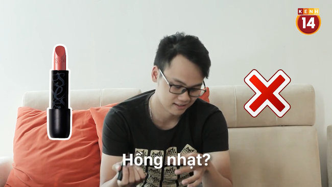 Clip: Con trai c&oacute; thể tặng con g&aacute;i son, chứ chẳng biết ph&acirc;n biệt m&agrave;u đ&acirc;u! - Ảnh 14.