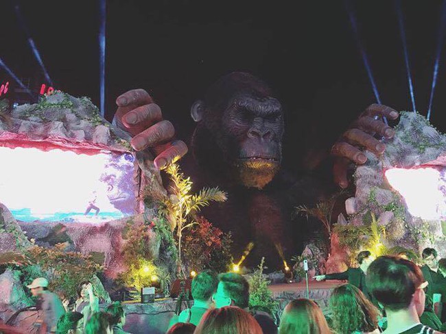 Trước khi bị cháy trụi, sân khấu hơn 1 tỷ của Kong: Skull Island hoành tráng ra sao? - Ảnh 4.