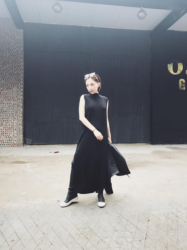 Chẳng hẹn mà gặp: Mỹ Linh, Ngọc Trinh, Huyền My... đều diện đồ đen trong street style tuần qua - Ảnh 5.