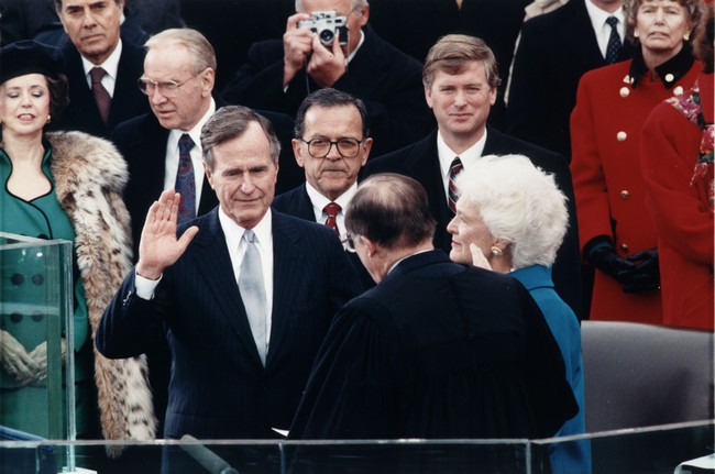 Video: Khoảnh khắc các tổng thống Mỹ nhậm chức trong suốt 80 năm qua - Ảnh 20.