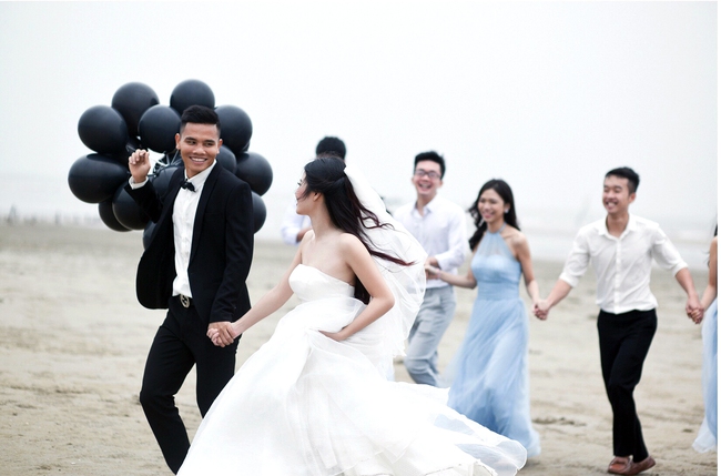 Ảnh cưới đồng quê lãng mạn của tuyển thủ Lê Văn Thắng - Ảnh 8.