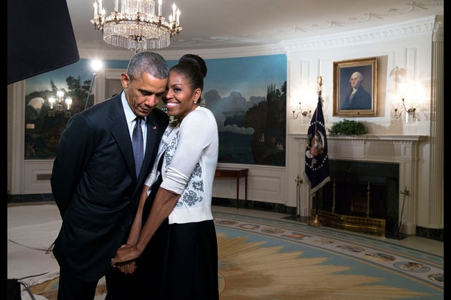 Sau khi rời Nh&agrave; Trắng, đ&acirc;y l&agrave; c&aacute;ch m&agrave; vợ chồng &ocirc;ng Obama tận hưởng ng&agrave;y Valentine b&ecirc;n nhau - Ảnh 3.