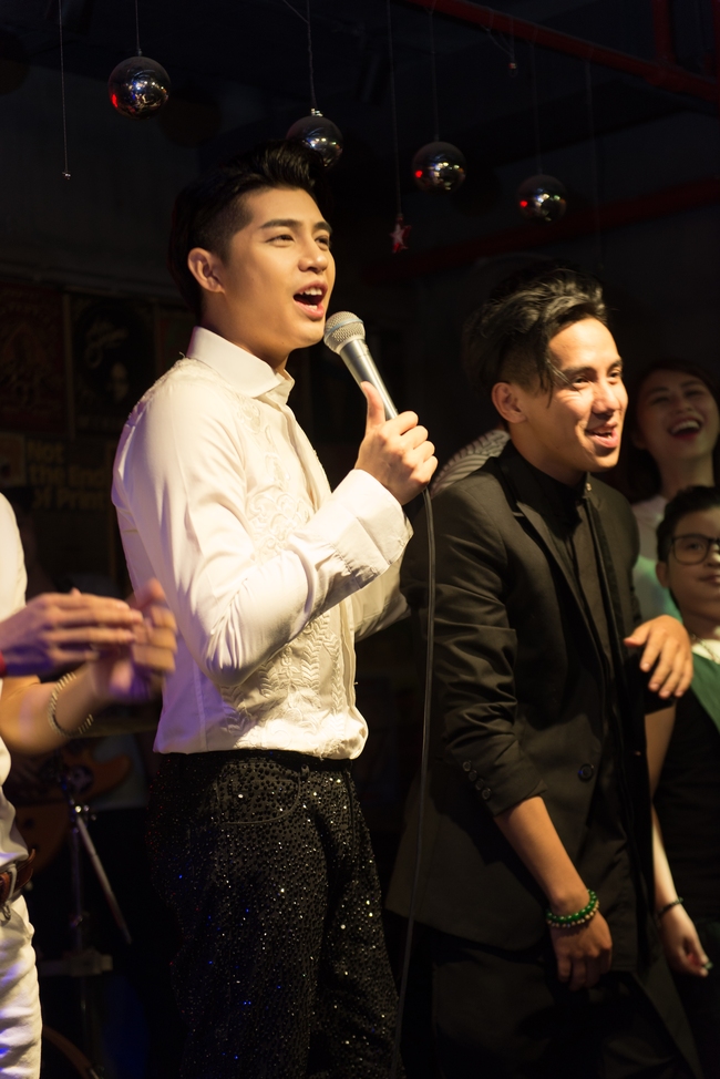 Noo Phước Thịnh bất ngờ xuất hiện trong minishow của các học trò đã chia tay The Voice - Ảnh 4.