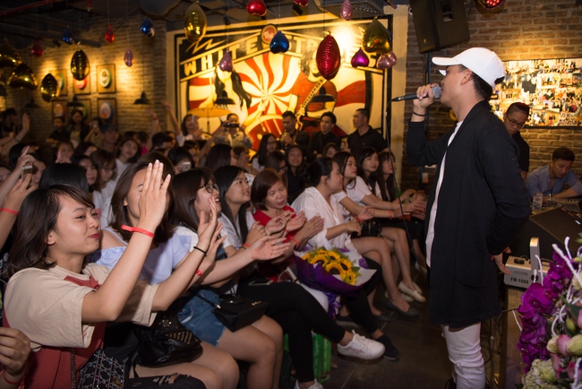 Noo Phước Thịnh bất ngờ xuất hiện trong minishow của c&aacute;c học tr&ograve; đ&atilde; chia tay The Voice - Ảnh 1.