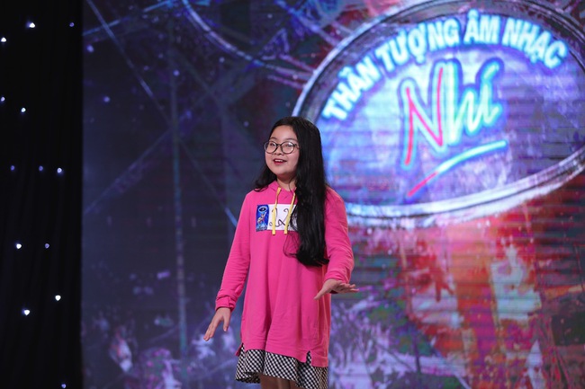 C&ocirc; b&eacute; khiếm thị, thi&ecirc;n thần 5 tuổi một mực đ&ograve;i v&eacute; v&agrave;ng mới chịu ra về g&acirc;y sốt Vietnam Idol Kids - Ảnh 9.