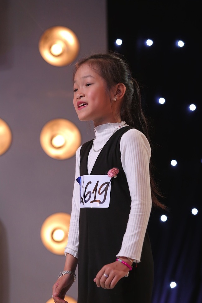 C&ocirc; b&eacute; khiếm thị, thi&ecirc;n thần 5 tuổi một mực đ&ograve;i v&eacute; v&agrave;ng mới chịu ra về g&acirc;y sốt Vietnam Idol Kids - Ảnh 13.