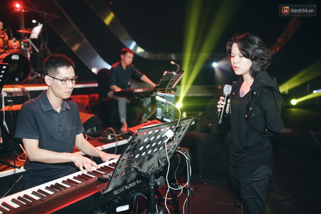 Diva Hồng Nhung g&acirc;y x&uacute;c động, tr&igrave;nh diễn như l&ecirc;n đồng tại buổi tổng duyệt Gala WeChoice Awards 2016 - Ảnh 5.