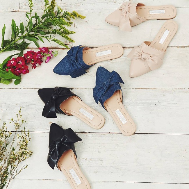 Hết copy Puma, Topshop lại học tập Prada rồi b&aacute;n mẫu d&eacute;p nơ c&oacute; gi&aacute; rẻ bằng... 1/14 - Ảnh 6.