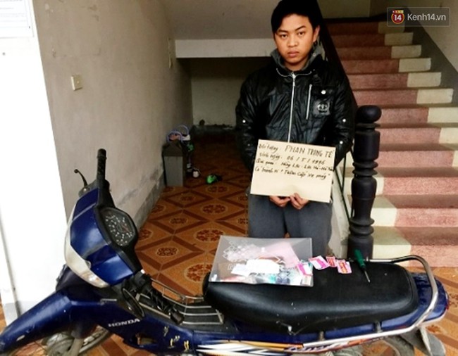 H&agrave; Tĩnh: Bị truy đuổi, t&ecirc;n trộm d&ugrave;ng tuốc nơ v&iacute;t đ&acirc;m v&agrave;o bụng c&ocirc;ng an - Ảnh 1.