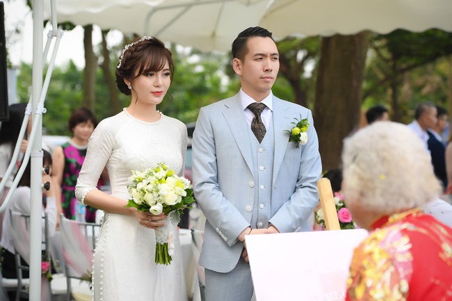 Ngắm những khoảnh khắc hạnh phúc ngọt ngào của Tú Linh và chồng trong đám cưới - Ảnh 8.