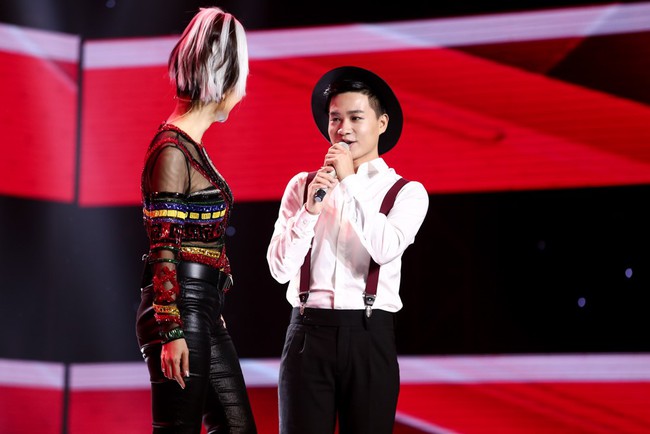 Xuất hiện ch&agrave;ng trai h&aacute;t giọng nữ g&acirc;y n&aacute;o loạn tại The Voice - Ảnh 2.