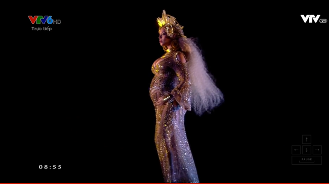 Mang bầu song thai, Beyonce vẫn xuất hiện lộng lẫy biểu diễn tại Grammy 2017 - Ảnh 1.