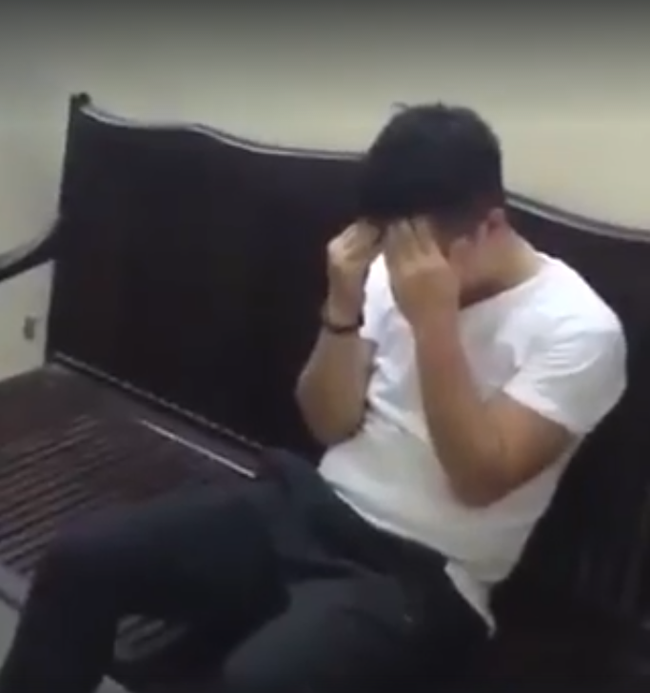 Clip: Mạo danh bạn c&ugrave;ng ph&ograve;ng để v&agrave;o KTX ĐH Ngoại thương ăn trộm, nam thanh ni&ecirc;n bị bắt tại trận - Ảnh 3.