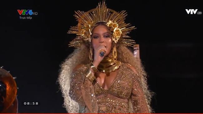Mang bầu song thai, Beyonce vẫn xuất hiện lộng lẫy biểu diễn tại Grammy 2017 - Ảnh 6.