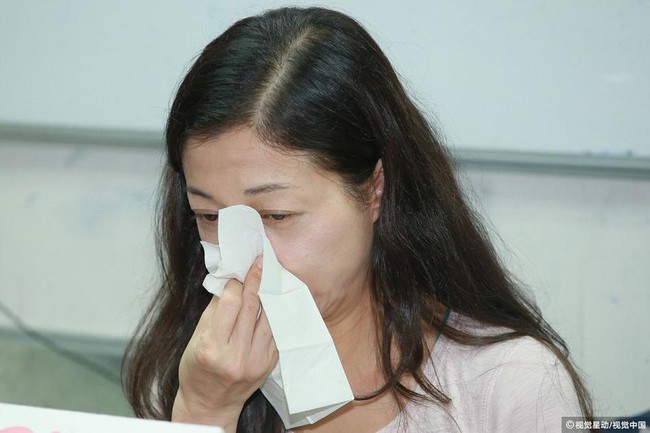 T&igrave;nh cũ mở họp b&aacute;o kh&oacute;c l&oacute;c, tố c&aacute;o Th&agrave;nh Long bạc bẽo v&ocirc; t&igrave;nh suốt 17 năm qua - Ảnh 5.