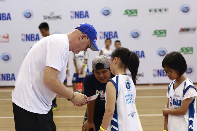 1000 em nhỏ Sài Gòn hào hứng tham gia hội trại bóng rổ  - Ảnh 3.