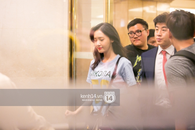 Sau 1 ng&agrave;y hoạt động li&ecirc;n tục, Yoona vẫn vui vẻ vẫy tay ch&agrave;o tạm biệt fan Việt trước khi trở về H&agrave;n - Ảnh 3.