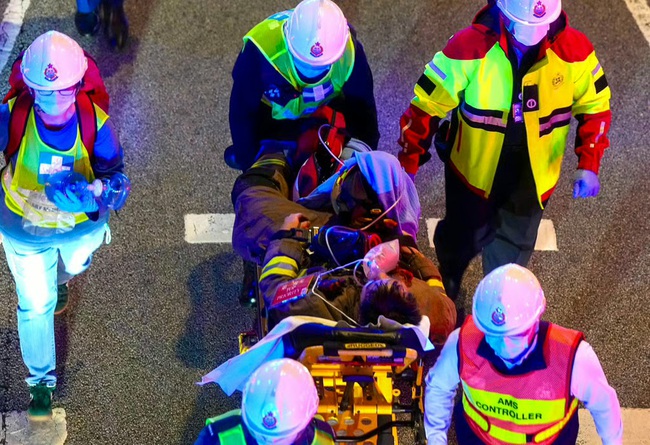 Toàn cảnh vụ cháy thảm họa nhất 3 thập kỷ ở Hong Kong (Trung Quốc): Số người tử vong chạm mốc 36, 10 tiếng cả thành phố vật lộn trong kinh hoàng- Ảnh 16.