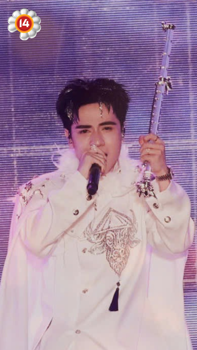 G-Dragon kết thúc set diễn chỉ vỏn vẹn 5 bài trong cơn mưa tầm tã, nhưng khiến hàng nghìn người tại Mỹ Đình sẽ mãi nhớ về ngày hôm nay!- Ảnh 42.