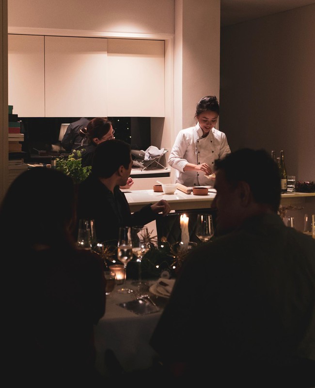 Trả tiền triệu để ăn tối với người lạ: Supper club l&agrave; g&igrave; m&agrave; từ London, Dubai đến TP.HCM đều &ldquo;ch&aacute;y v&eacute;&rdquo;?- Ảnh 20.