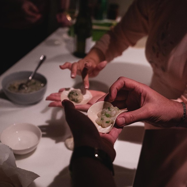 Trả tiền triệu để ăn tối với người lạ: Supper club l&agrave; g&igrave; m&agrave; từ London, Dubai đến TP.HCM đều &ldquo;ch&aacute;y v&eacute;&rdquo;?- Ảnh 13.
