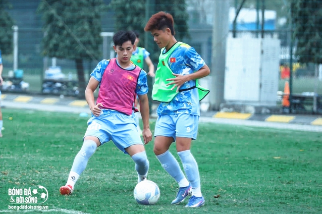 Visual s&aacute;ng bừng của "thần đồng" Trần Gia Bảo ở U19 Việt Nam- Ảnh 4.