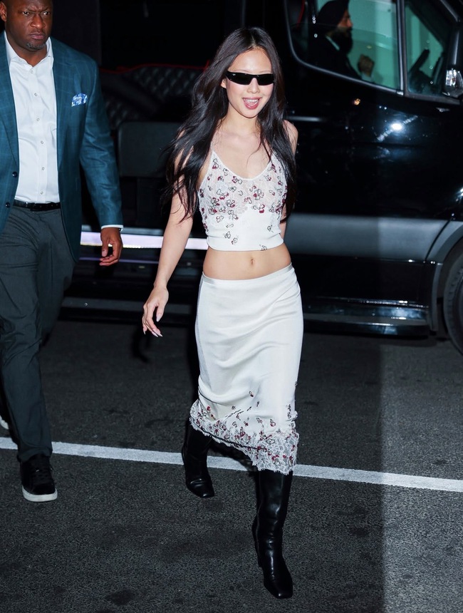 Met Gala 2026 chưa hết n&oacute;ng: D&agrave;n sao bung xo&atilde; tại after party, hội g&aacute;i đẹp đồng điệu bất ngờ- Ảnh 4.