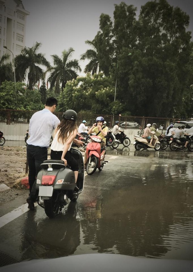 Những soái ca trong lòng cư dân mạng trong ngày Hà Nội ngập! - Ảnh 2.